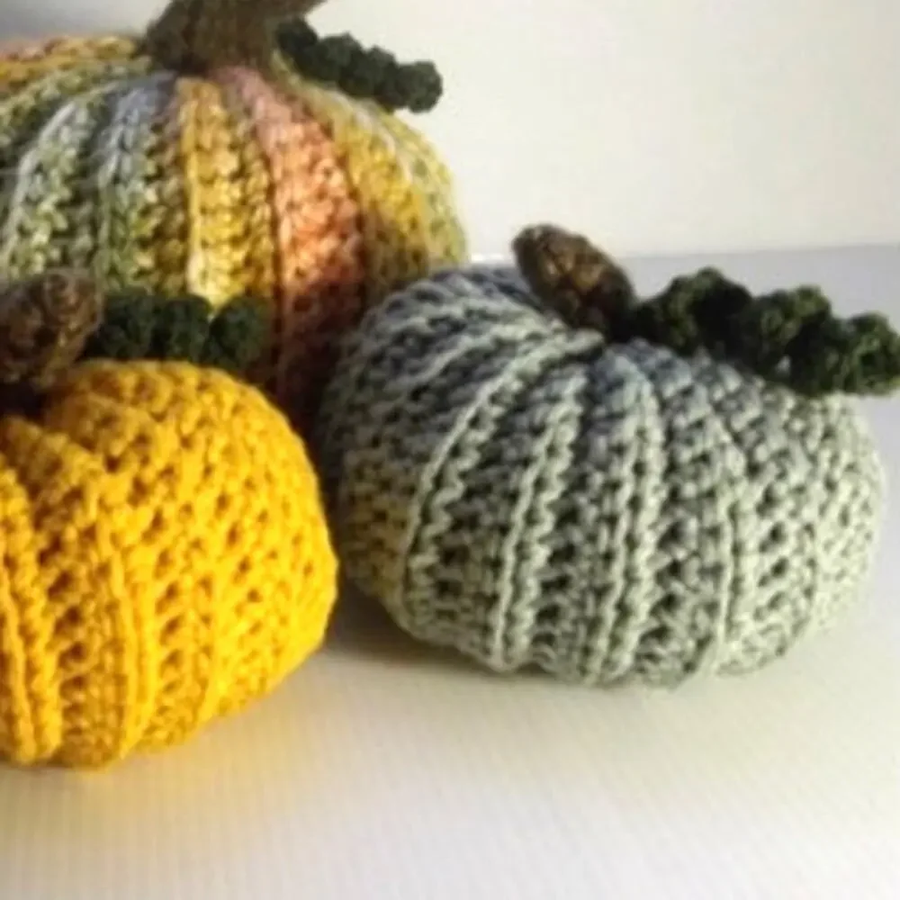 NWT Multicolor Handmade Crocheted Pumpkin Set of 3 by Dawny
